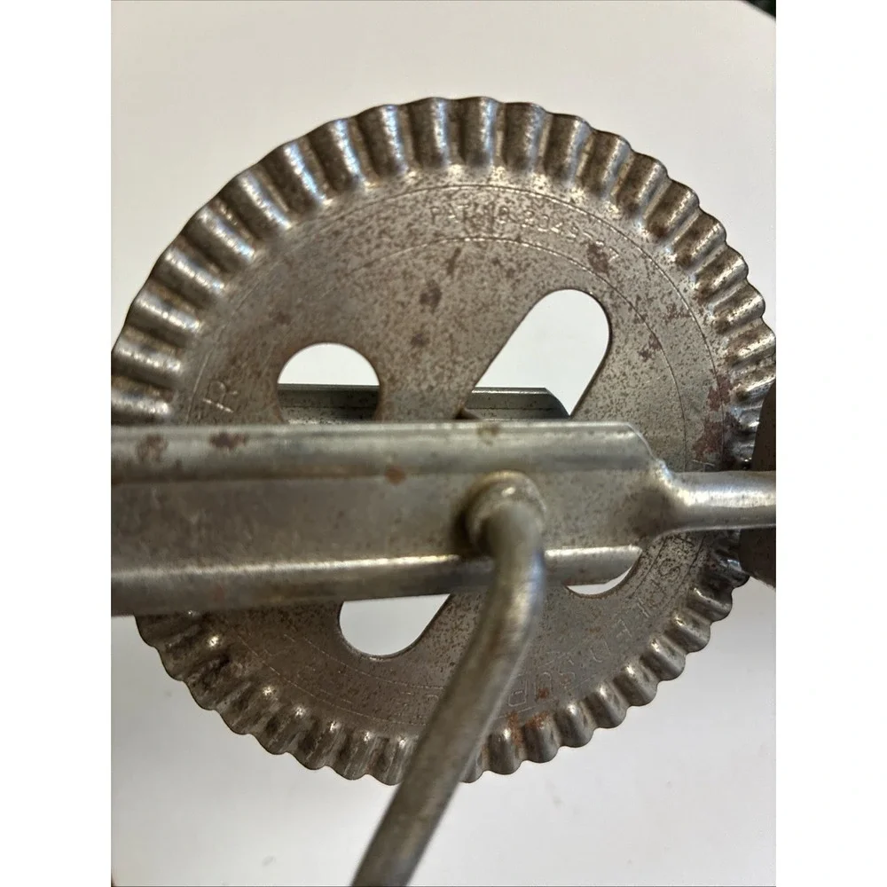 A&J High Speed Super Center‎ Drive Hand Mixer Egg Beater Wooden Handles Vintage